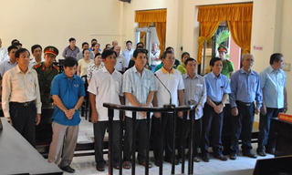 Cán bộ Hải quan 'tiếp tay' chiếm đoạt gần 100 tỷ đồng