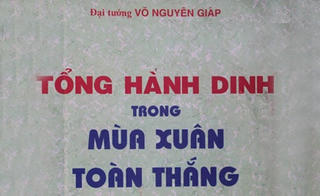 Sách của Đại tướng Võ Nguyên Giáp được đấu giá tại Hội sách cũ