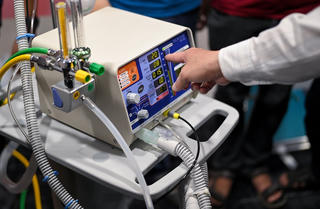 Máy thở và thở máy