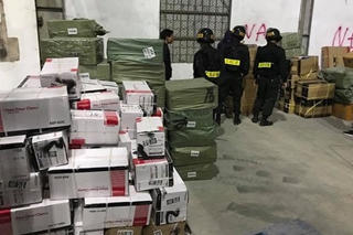 Khởi tố trùm buôn lậu và 9 đồng phạm