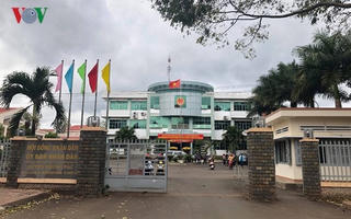 Hơn 500 giáo viên uất ức vì bị cho thôi việc