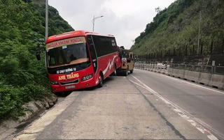 Tài xế mất mạng khi vệ sinh ở bên đường