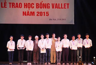 Trao học bổng Vallet cho 549 học sinh, sinh viên