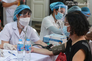 Bộ Y tế: Không cần đo huyết áp tất cả người tiêm vaccine Covid-19