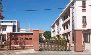 Chủ nhiệm Ủy ban Kiểm tra Thành ủy bị tố không có bằng cấp 3