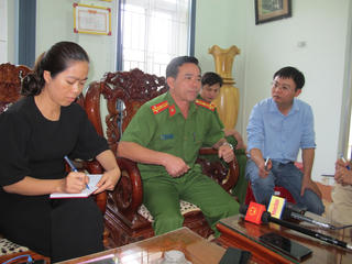 Triệu tập Hiệu trưởng bị tố nhận 300 triệu đồng chạy việc và ăn chặn lương GV