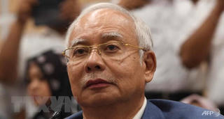 [VIDEO] Cận cảnh khối tài sản khủng thu giữ trong nhà cựu Thủ tướng Malaysia