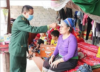 Thắm tình quân dân