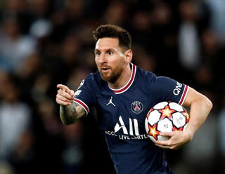 Danh thủ Lionel Messi dương tính với virus SARS-CoV-2