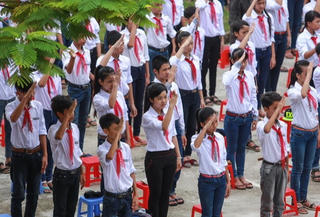 Hà Nội không bắt buộc học sinh mua đồng phục mới