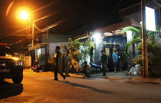 Con chết, mẹ nguy kịch trong khách sạn