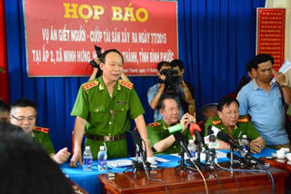 Chồng chất nỗi đau
