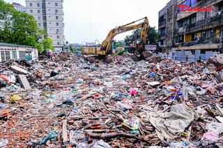 Dự án đường Huỳnh Thúc Kháng kéo dài chậm tiến độ, rác thải bủa vây