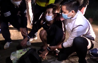 Bắt thanh niên 19 tuổi đang vận chuyển 4 kg ma túy đá