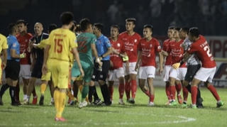 VFF ra án phạt với TP HCM