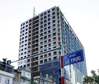 Chậm nhất ngày 21/11, tòa nhà 8B Lê Trực sẽ cắt tầng