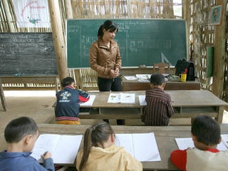 Tuyên dương 64 giáo viên tiêu biểu