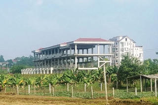Trạm bơm tiêu tiền tỷ xây dang dở, dân bức xúc