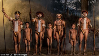 Chặt ngón tay, hun khói xác chết: Tập tục mai táng kỳ lạ ở Indonesia