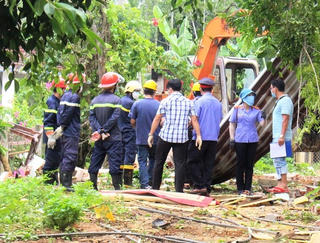  [VIDEO] Hiên trường vụ nổ khiến 2 vợ chồng tử vong