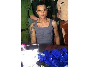 Công an truy đuổi 20km bắt thanh niên vận chuyển ma túy