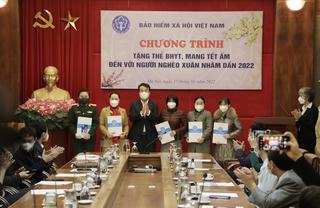 Mang Tết ấm đến với người nghèo Xuân Nhâm Dần 2022
