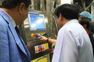 Vận hành dây chuyền sản xuất nước giải khát hiện đại nhất thế giới