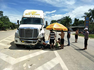 Chưa kịp đi xuất khẩu lao động, một thanh niên bị container tông chết