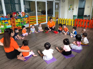 Trường mầm non tất bật tuyển giáo viên, nhắn tin mời trẻ tới lớp