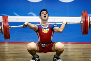 Cử tạ Việt Nam nỗ lực giành vé dự Olympic 2016