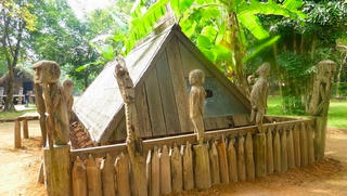 Nhà mồ - nét văn hóa tâm linh của người Gia-rai