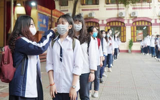 Dịch tăng mạnh, Hà Nội chỉ cho phép học sinh lớp 12 học trực tiếp