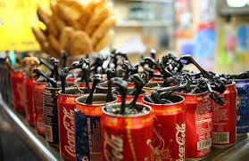 Gà tần lạ mắt khách Tây