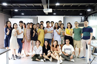 Nhà báo Đinh Đức Hoàng: Yêu nước là yêu từng con người trong cộng đồng mình đang sống