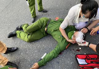 Chống người thi hành công vụ trong mùa dịch: Phạt nặng để răn đe