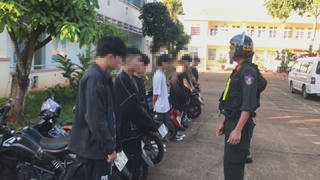 Nhóm thanh thiếu niên điều khiển xe máy dương tính với ma túy