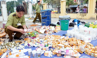 Hà Nội: Bắt giữ 3.500 sản phẩm mỹ phẩm trôi nổi