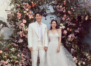 Son Ye Jin nắm tay bố khóc nức nở trong hôn lễ