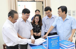 Ra mắt bộ sách về nhân sĩ trí thức Sài Gòn - Gia Định trước năm 1954