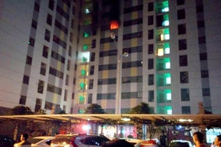 Cháy lớn tại chung cư Rainbow Linh Đàm