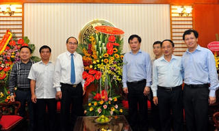 Chủ tịch  Nguyễn Thiện Nhân chúc mừng Cổng thông tin điện tử Chính phủ