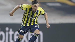 CLB Indonesia thỏa thuận trả lương siêu khủng cho Mesut Ozil
