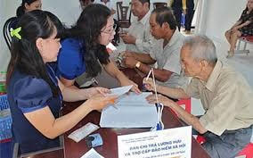 Lao động làm nghề nặng nhọc, độc hại được nghỉ hưu theo điều kiện gì?