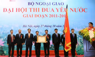 Mỗi cán bộ ngoại giao phải không ngừng phấn đấu, rèn luyện