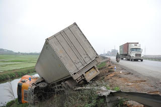 'Đánh vào dạ dày' để kéo giảm TNGT