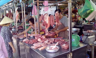 Xử lý khủng hoảng thịt heo