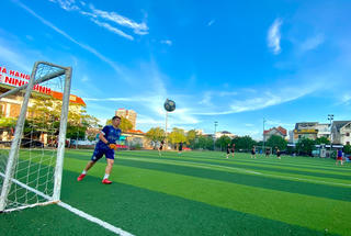 [Ảnh] TP Hạ Long trong ngày đầu nới lỏng một số dịch vụ