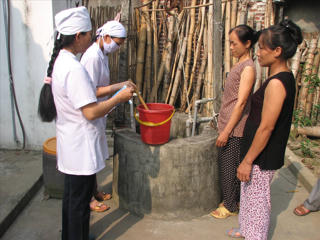 Sau mưa lũ, dịch bệnh phát sinh