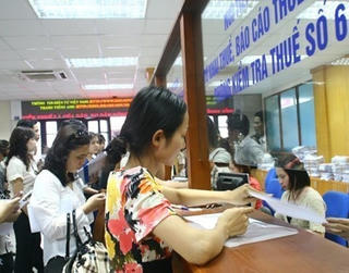 Tiền trang phục chi cho người lao động có được trừ khi tính thuế?