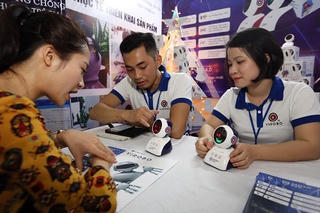 Hội chợ công nghệ thông tin lần đầu tiên